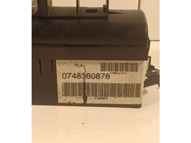 Pojistková skříňka Volkswagen Tiguan 2008