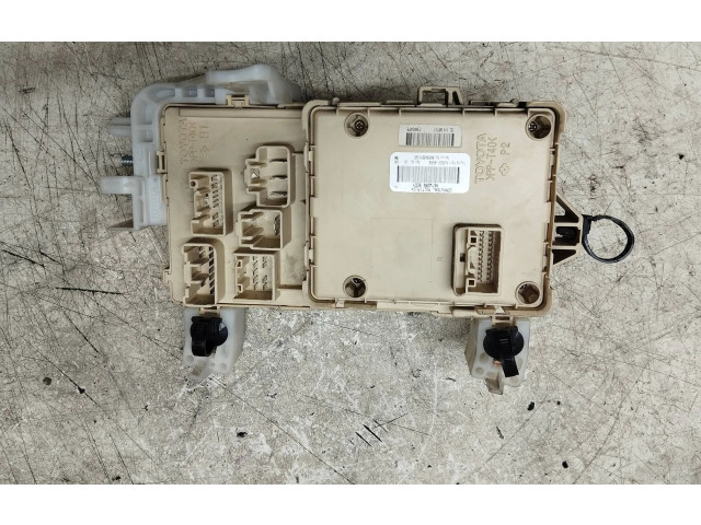 Блок предохранителей  PPT40   Toyota Corolla Verso AR10    