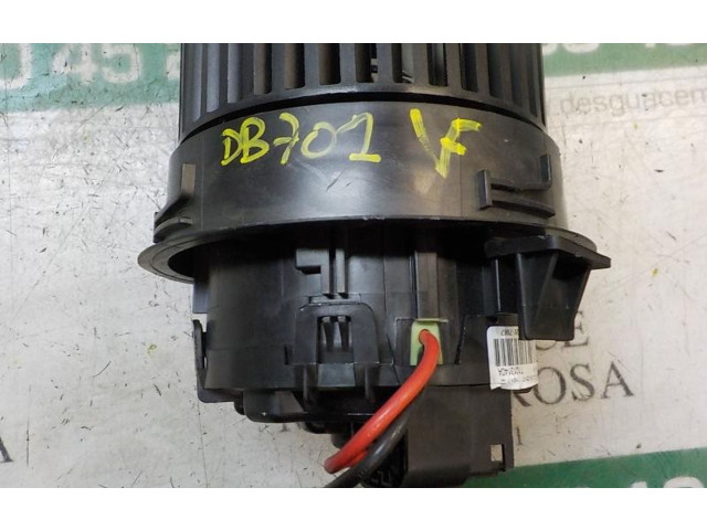 Вентилятор печки 1608182080 Peugeot 2008 I