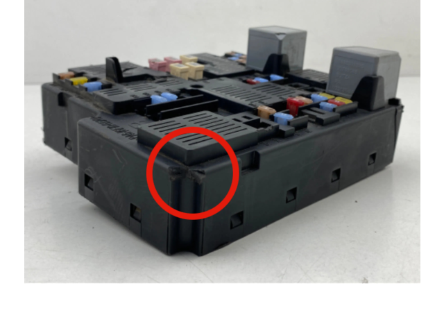 Блок предохранителей 32322427 Volvo V90 Cross Country