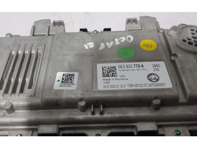Спидометр (приборный щиток) 5E3920770A Skoda Octavia Mk4