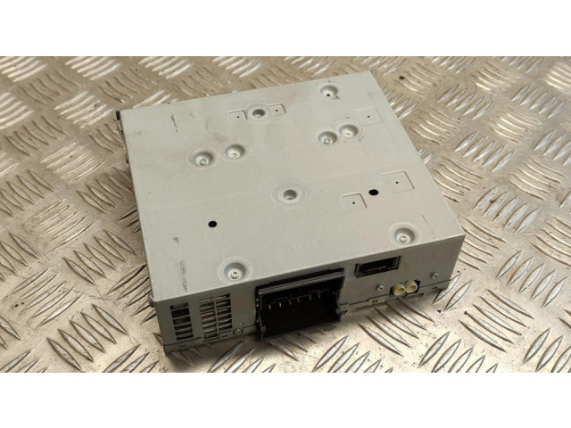 Радио/ проигрыватель CD/DVD / навигация