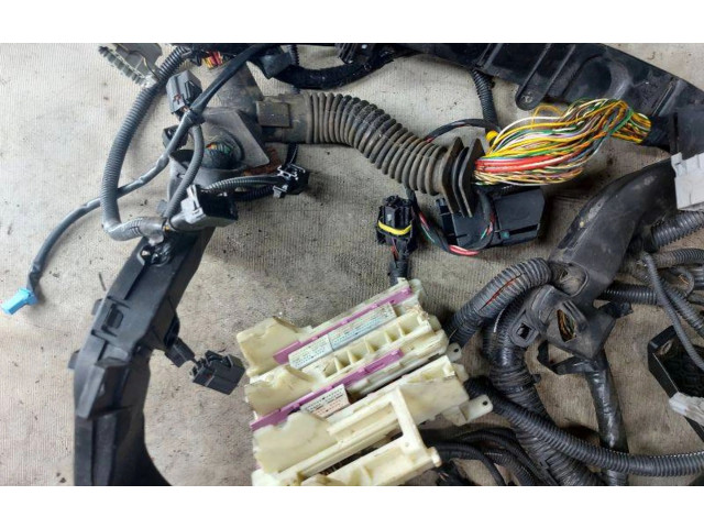 Блок предохранителей  9494210   Volvo XC90    