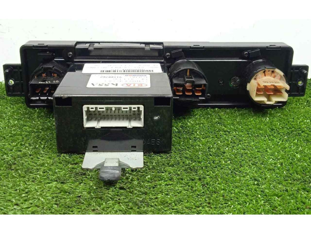 Vstřikovač 99-01 KIA Carnival J3