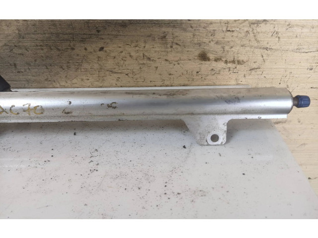 Топливная рампа 9202710   Volvo XC70  