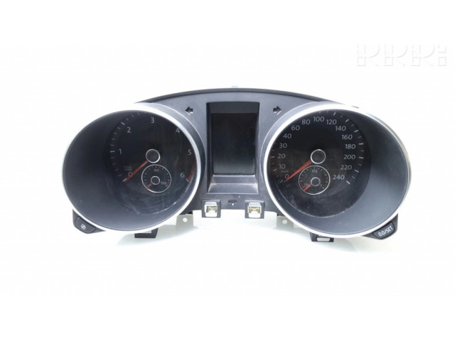 Панель приборов 5K0920871A Volkswagen Golf VI