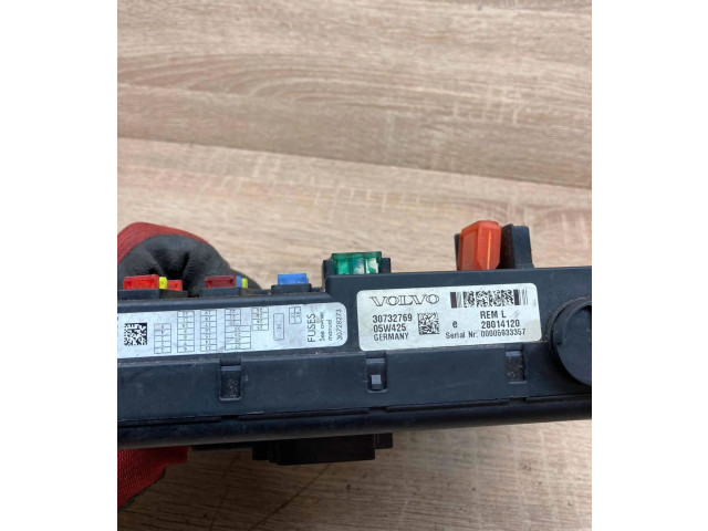 Блок предохранителей 30732769, 05W425   Volvo XC90    
