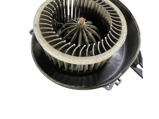 Вентилятор печки Skoda Rapid (NH)