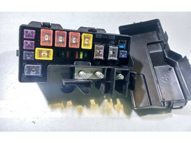 Блок предохранителей 243811BU0A, 243721BU0A   Infiniti FX    