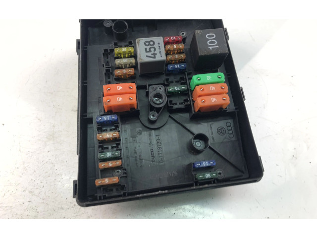 Блок предохранителей 1K0937125A Volkswagen Caddy