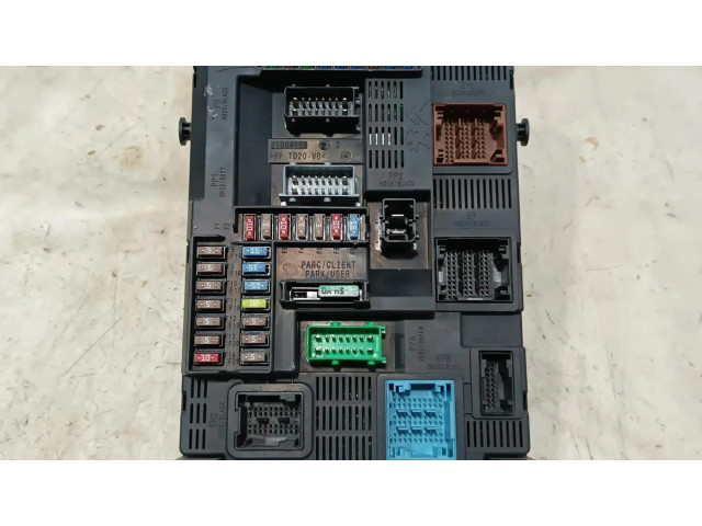 Блок предохранителей 9807531680   Peugeot 2008 I    