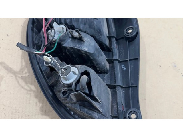 Задний фонарь Daihatsu Sirion