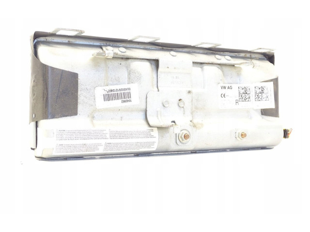 Подушка безопасности для колен 8V2880841D Audi A3 S3 8V