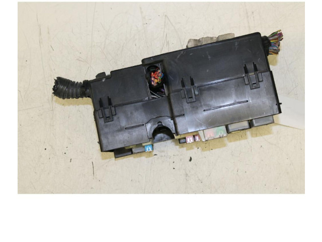   Pojistková skříňka    Ford C-MAX II 2010