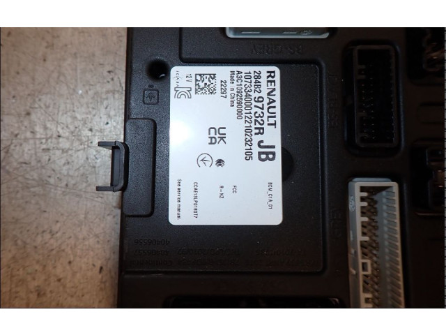 Блок предохранителей 284B04064R Dacia Sandero III