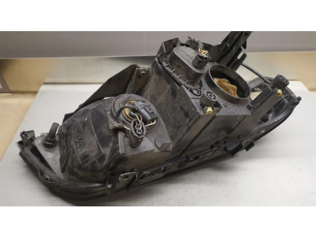 Передняя фара