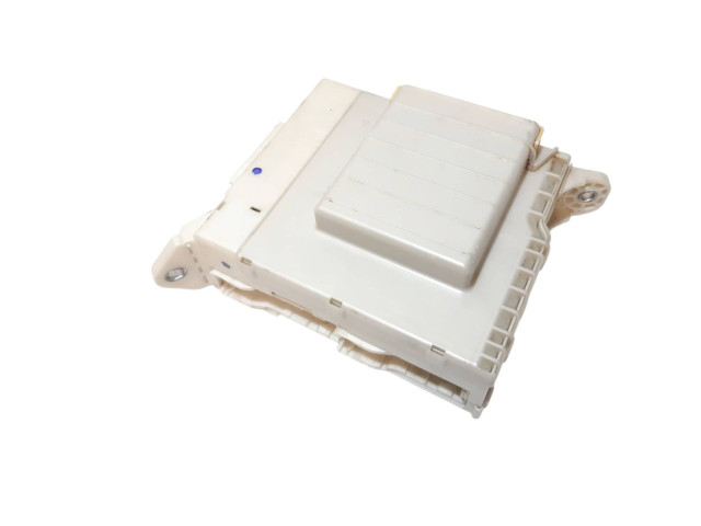 Блок предохранителей 82730-53020, 6D261050 Lexus IS 220D-250-350