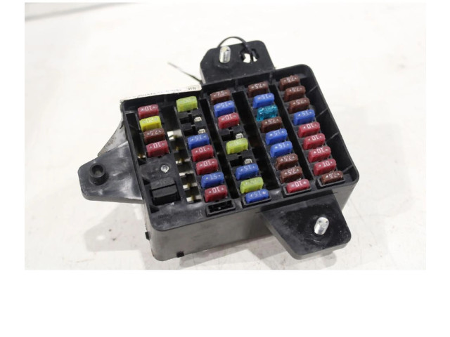 Блок предохранителей Y280T11   SsangYong Rexton    