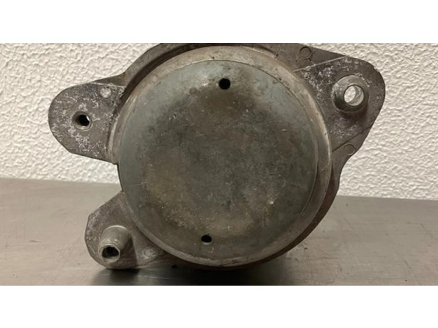 Подушка двигателя