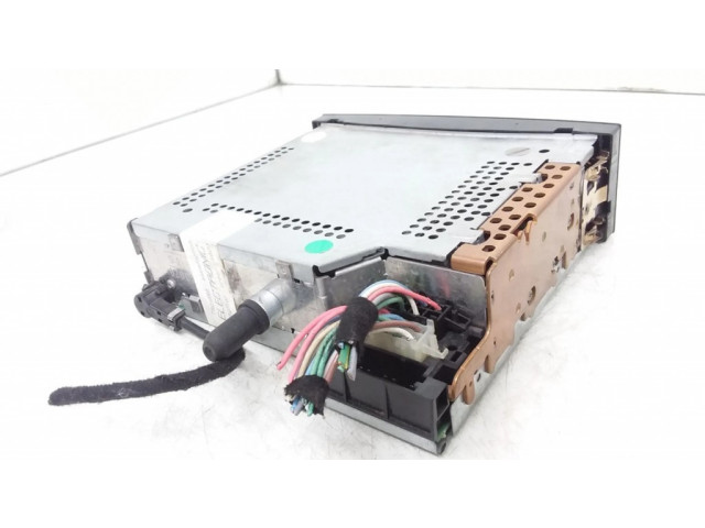 Радио/ проигрыватель CD/DVD / навигация