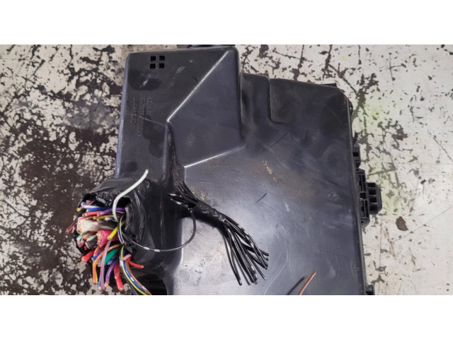 Pojistková skříňka Citroen C-Crosser 2008