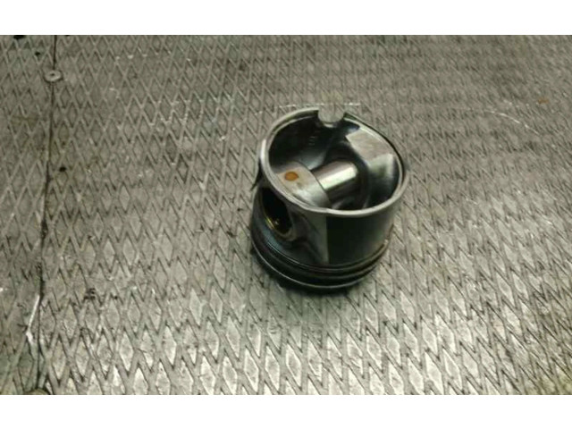 Píst Volkswagen Polo IV 9N3 BNV