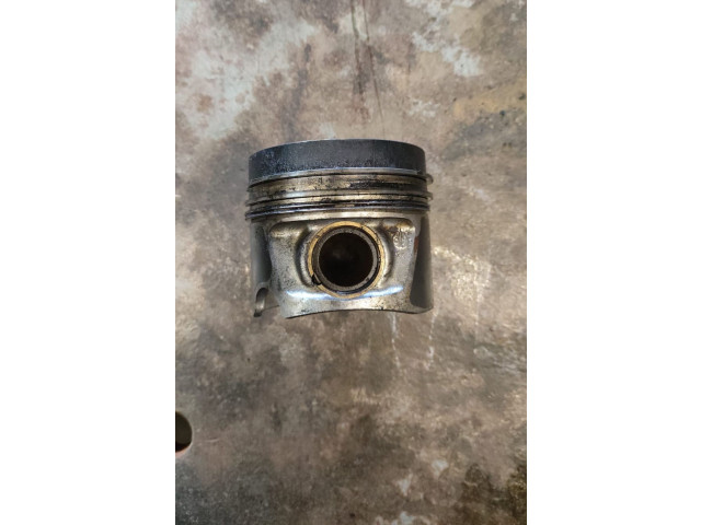  Поршень    Skoda Superb B6 (3T)  