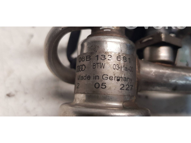 Топливная рампа 06B133681, 0280155825   Audi A6 S6 C5 4B   для двигателя AWT