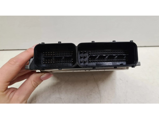 Блок управления двигателя 03G906021KH, 0281013226 Volkswagen Golf V