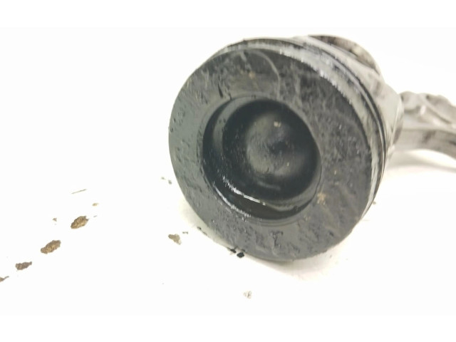 Píst    Hyundai i30     