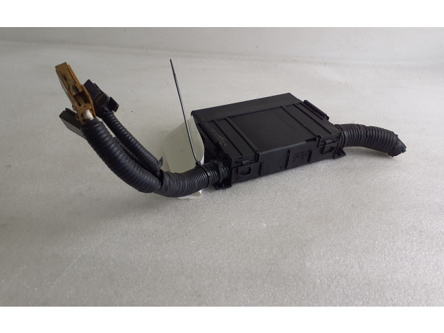 Блок предохранителей  7154722330, 24382   Nissan Juke I F15    