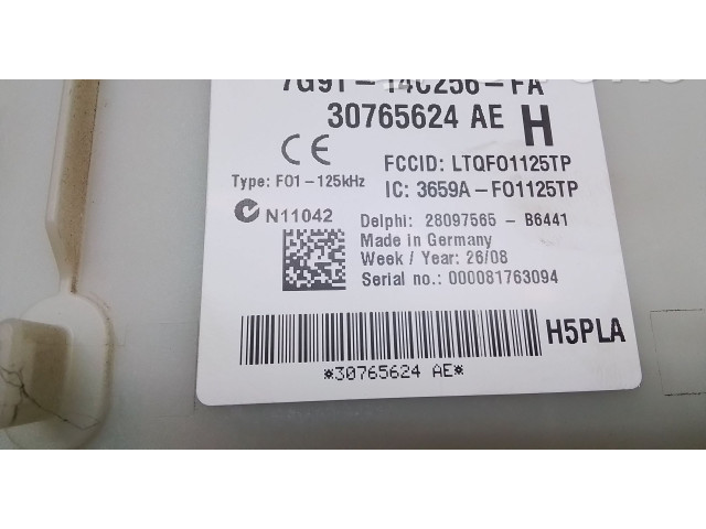 Блок предохранителей 30765624, 7G9T14C256FA   Volvo V70    