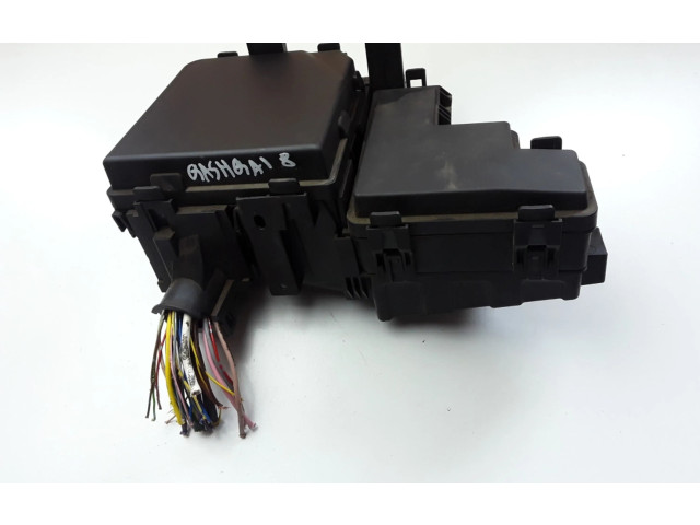   Pojistková skříňka    Nissan Qashqai 2014