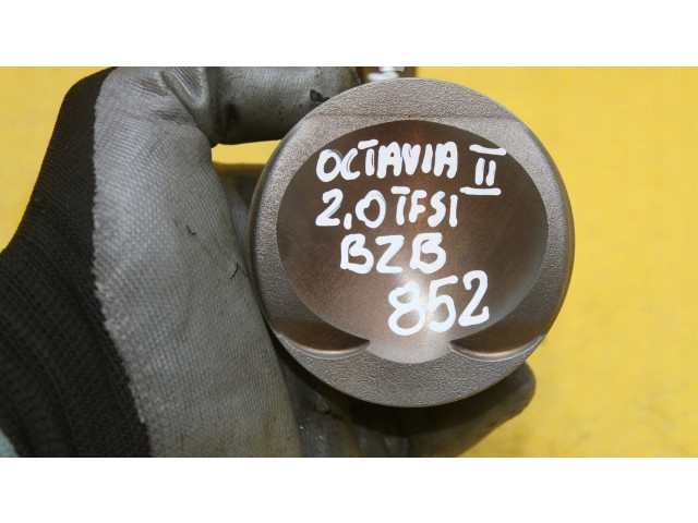  Поршень с шатуном    Skoda Octavia Mk2 (1Z)  
