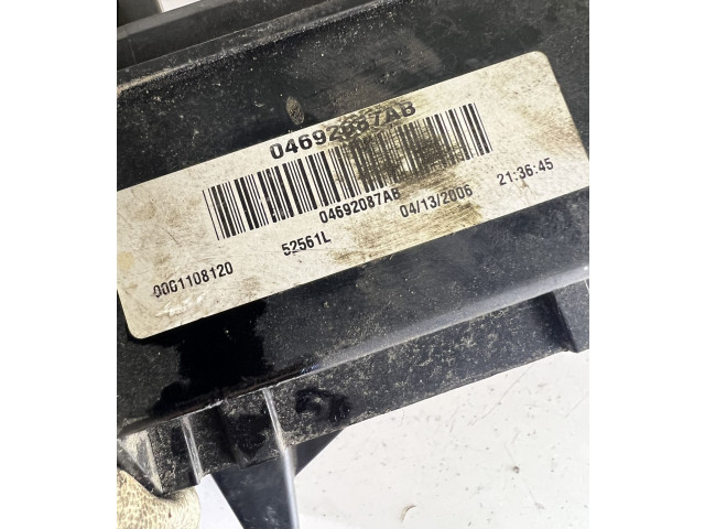 Блок предохранителей 04692087AB, L0023294AB   Jeep Grand Cherokee (WK)    