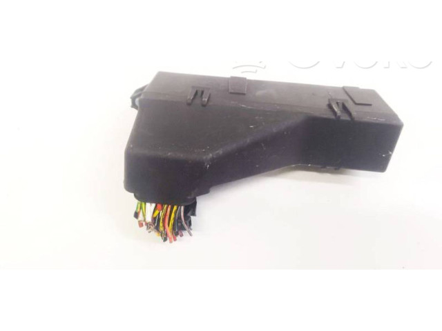 Блок предохранителей 8z1941824 Audi A2