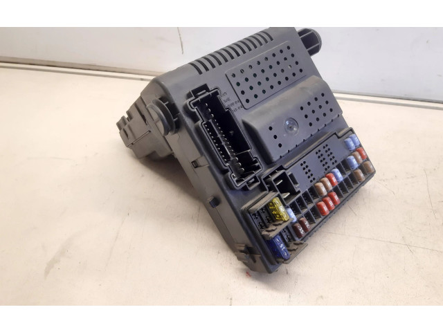 Блок предохранителей 30765646, 06W121 Volvo V70