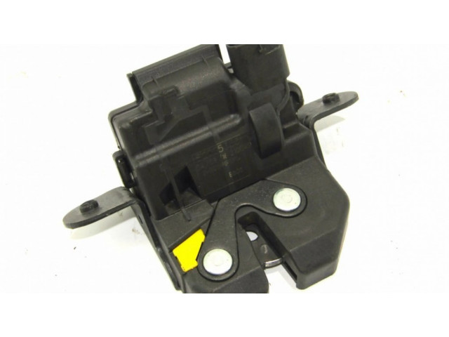 Замок задней крышки