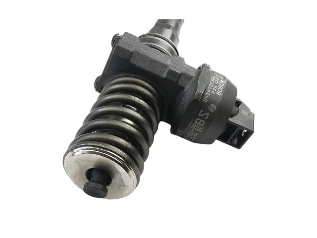 Форсунка 0414720306, 038130073BQ Volkswagen PASSAT B6 для дизельного двигателя 2