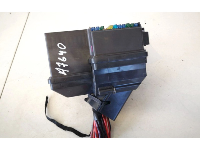 Блок предохранителей Volkswagen Phaeton