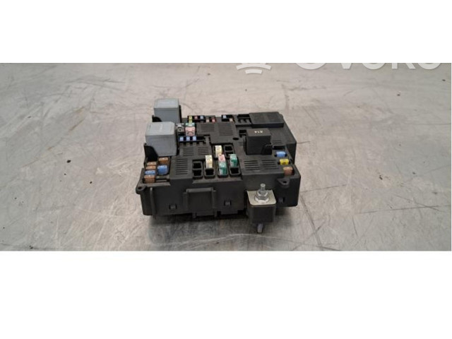 Блок предохранителей  31473770   Volvo XC90    