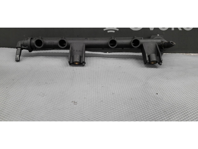 Топливная рампа 7700870914   Renault Clio II  