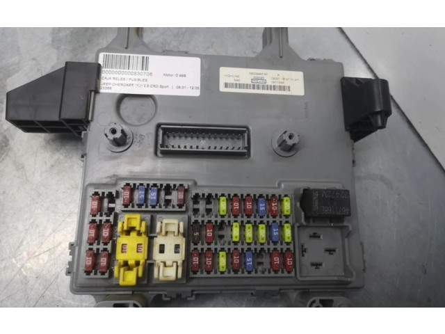 Блок предохранителей 56009987, 56009987   Jeep Cherokee III KJ    