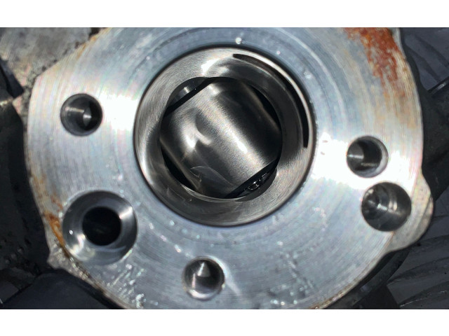 Топливный насос    04L130755D   Seat Leon (5F)