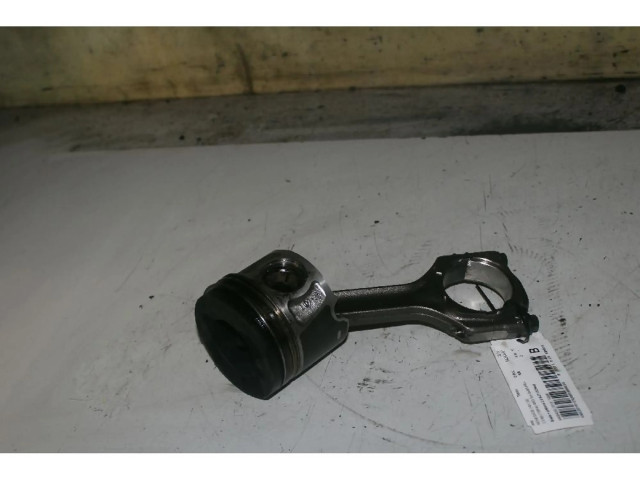 Поршень с шатуном 940B4000 Jeep Renegade