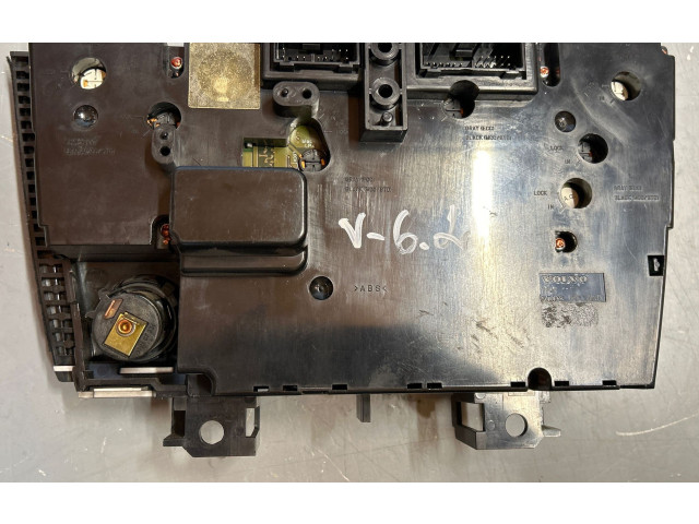 Блок управления климат-контролем    Volvo V70