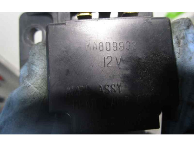 Блок предохранителей MA809932 Mitsubishi Montero