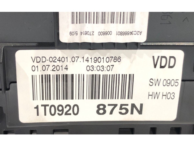 Панель приборов 1T0920875N   Volkswagen Touran II       