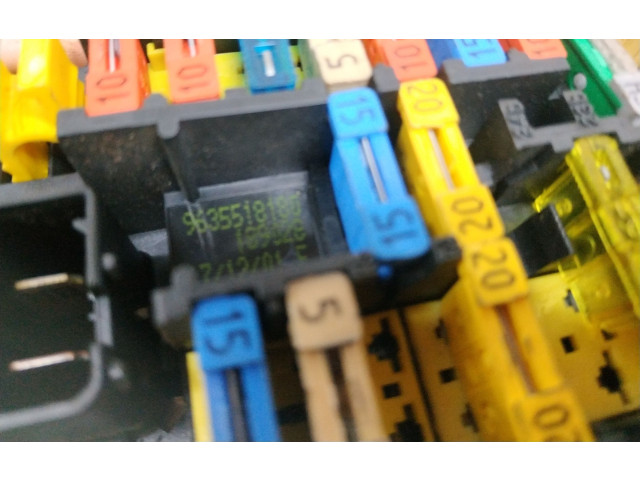 Блок предохранителей 9635518180 Peugeot 406