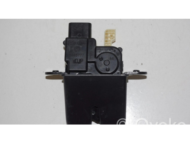 Замок задней крышки